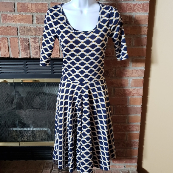 🔥BOGO🔥 🎉HP🎉 Lularoe Nicole Dress - Picture 1 of 5